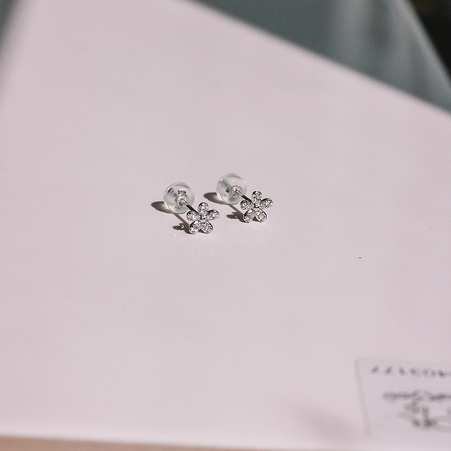 Floral diamond studs